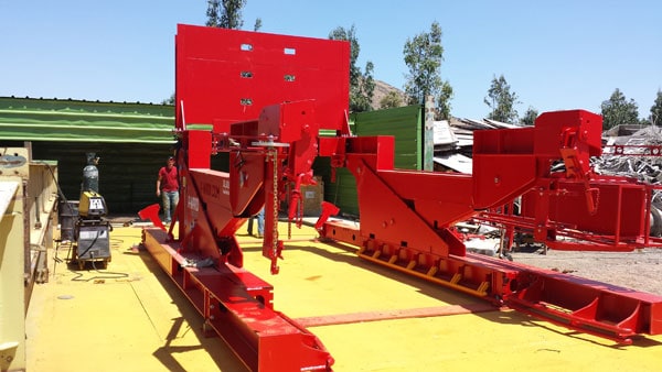 A-ward-Installs-A-20-Foot-Loader-In-Chile-5